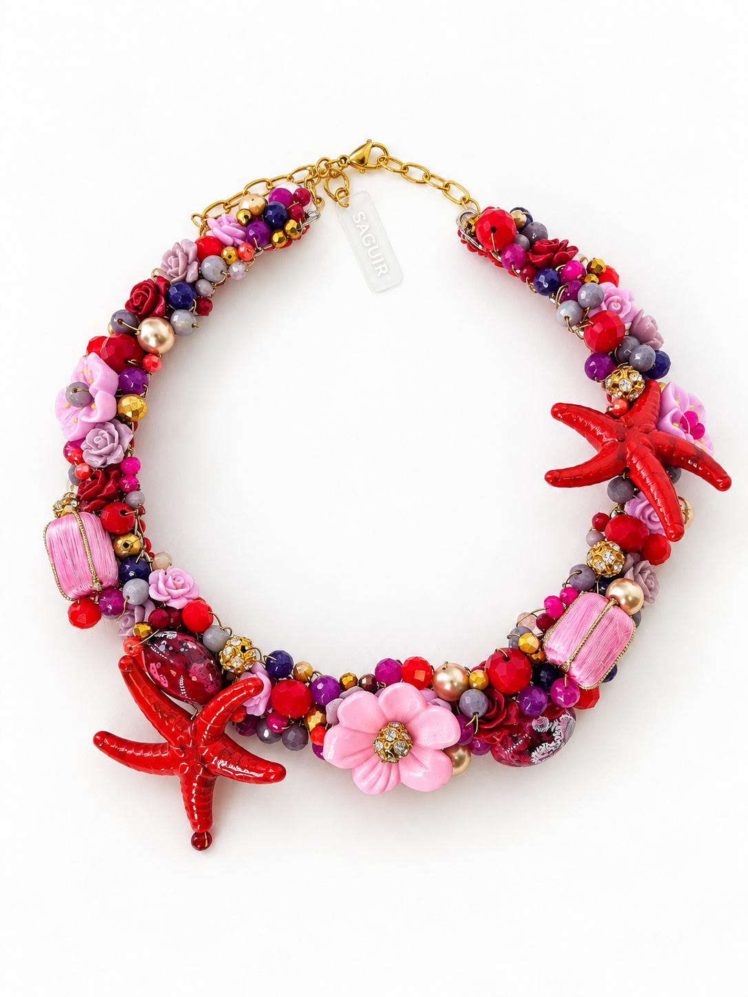 Bermellón, collar tejido rojo y rosa SAGUIR, sobre fondo blanco